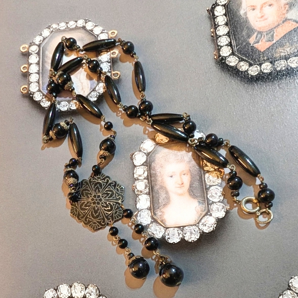 Victorian Era Whitby Jet & Enamel Antique Mourning Necklace - Picture 3 of 6